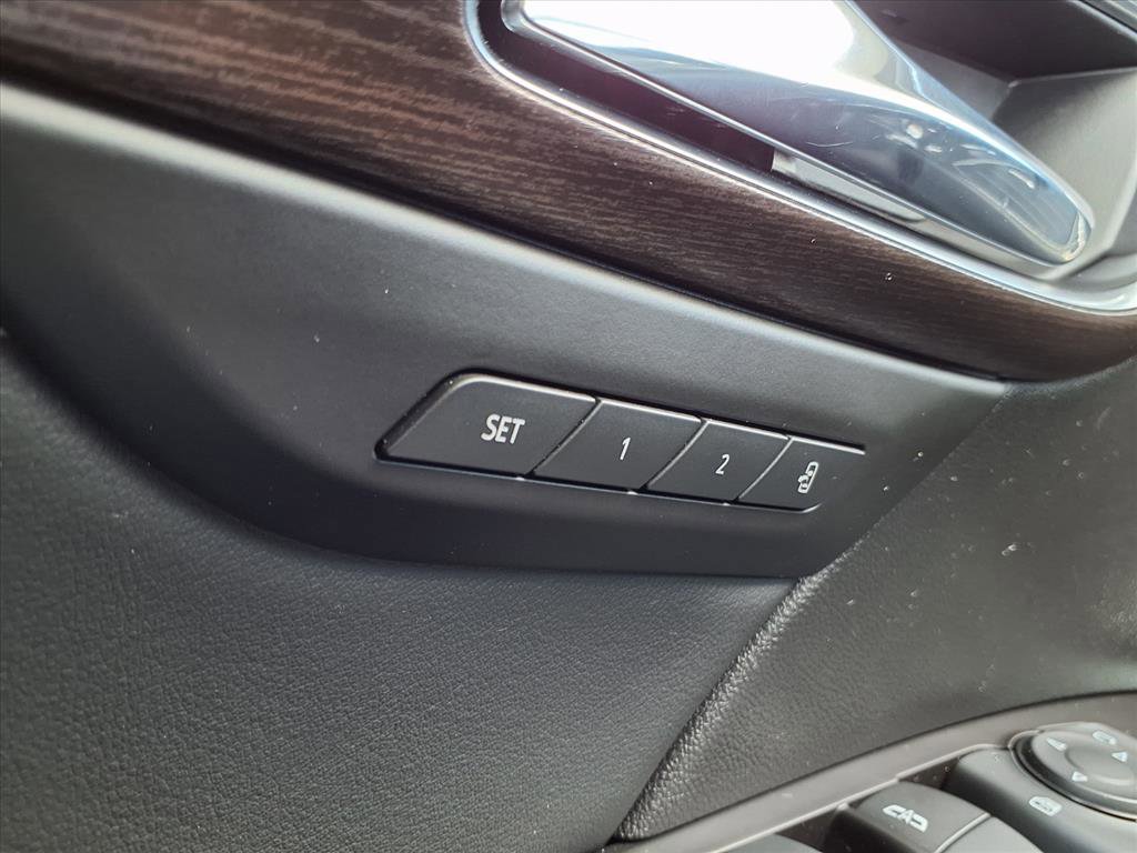 Used 2023 Buick Envision Avenir image 29