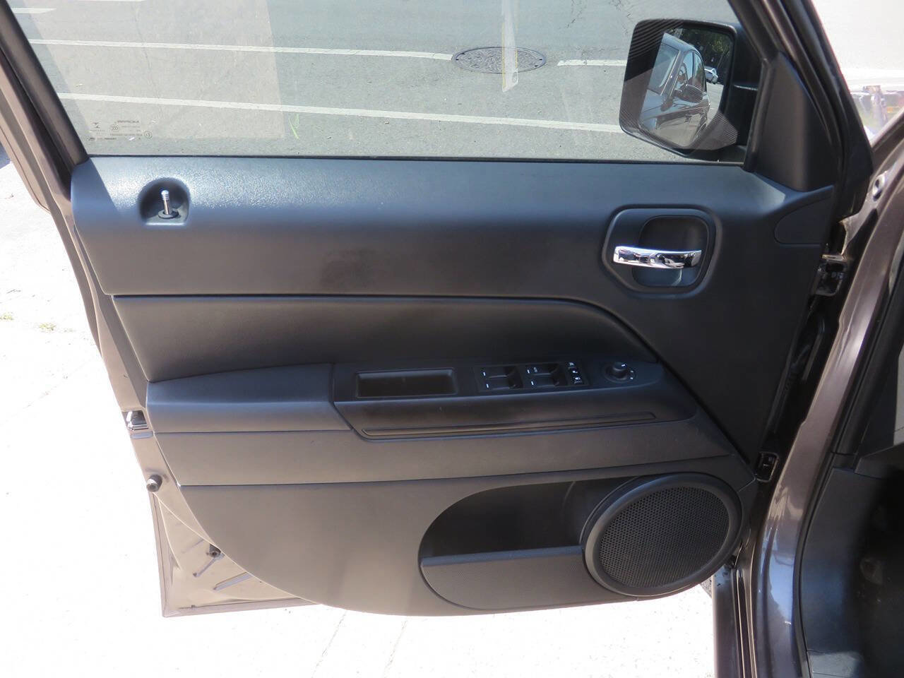 Used 2015 Jeep Patriot Sport w/ Power Value Group AWD/4WD image 23