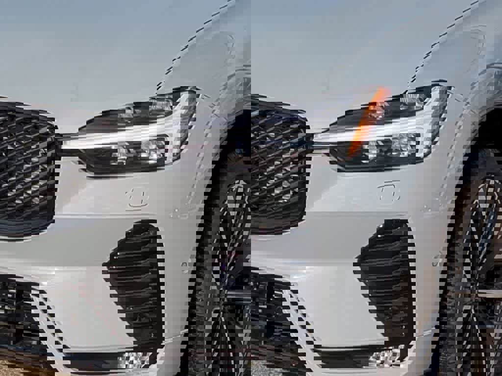 New 2026 Volvo XC60 B5 Ultra w/ Protection Package Premier image 10