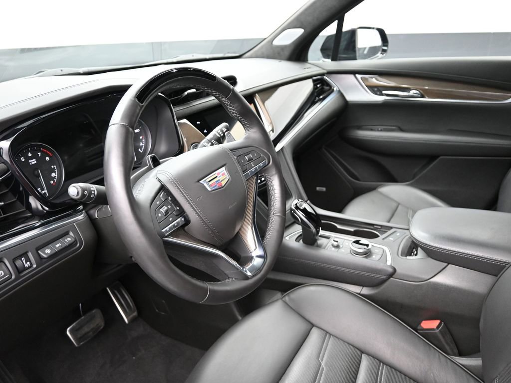 Certified 2025 Cadillac XT6 Sport w/ Platinum Package AWD/4WD image 10