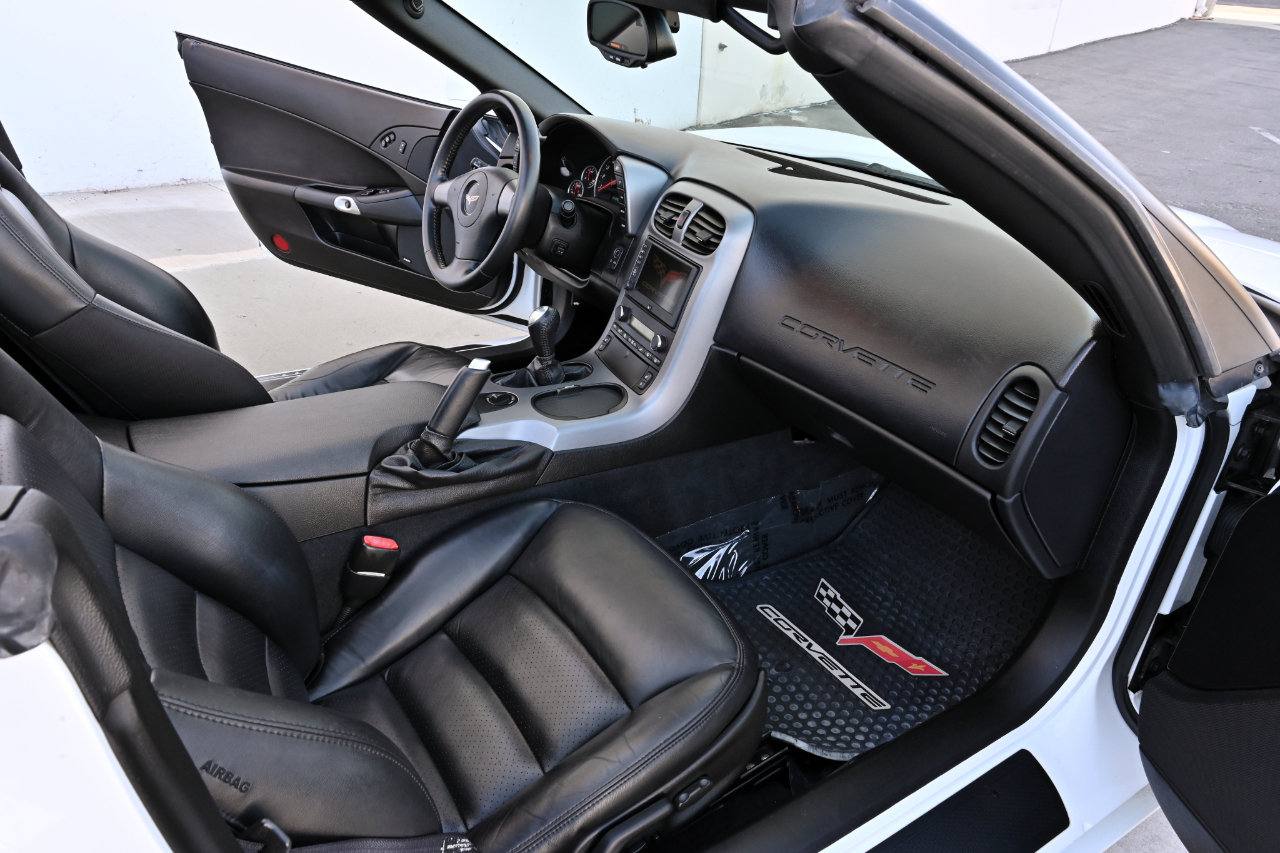 Used 2006 Chevrolet Corvette Convertible w/ Preferred Equipment Group RWD image 19