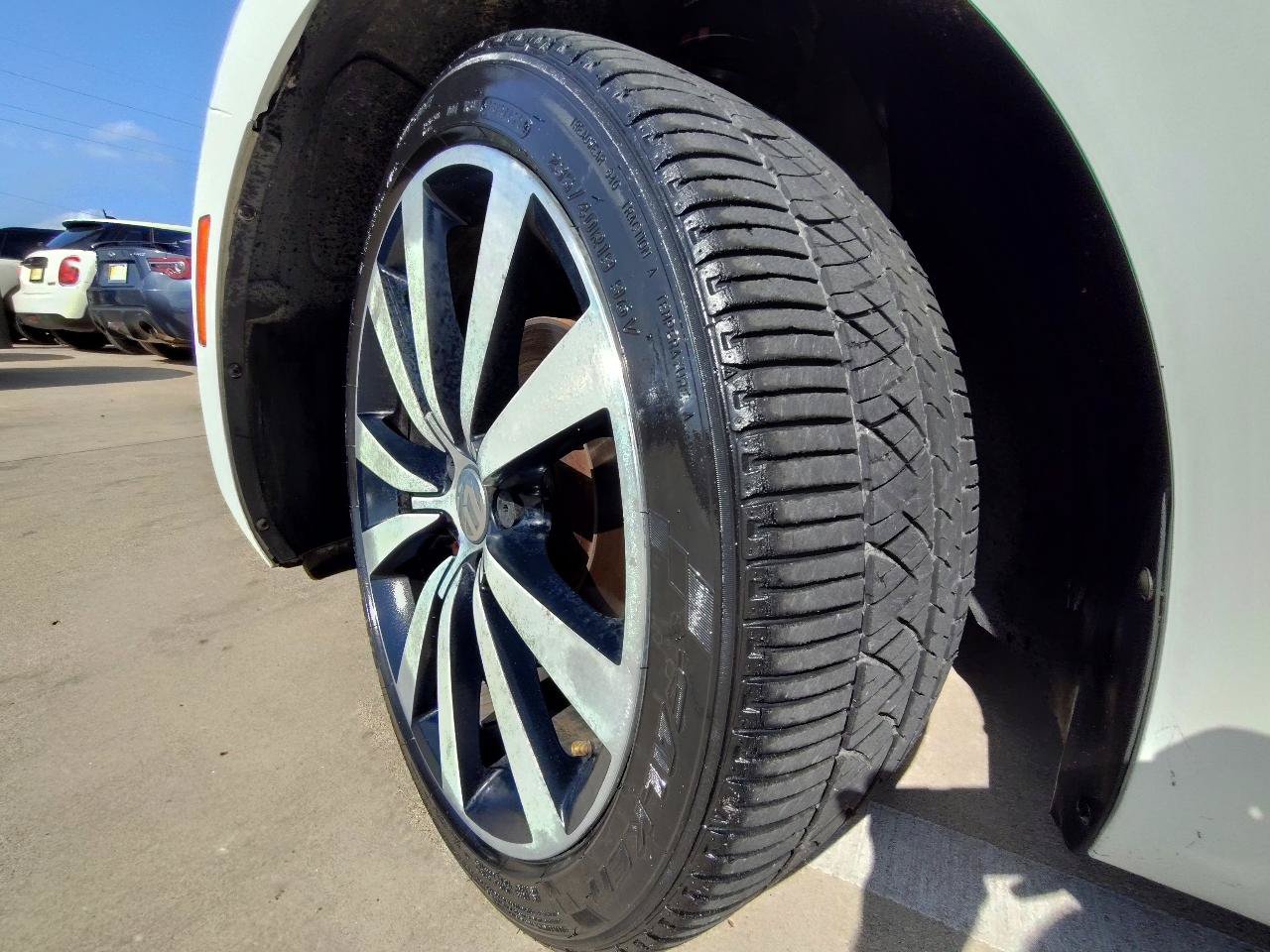 Used 2013 Volkswagen Beetle 2.0T FWD image 43