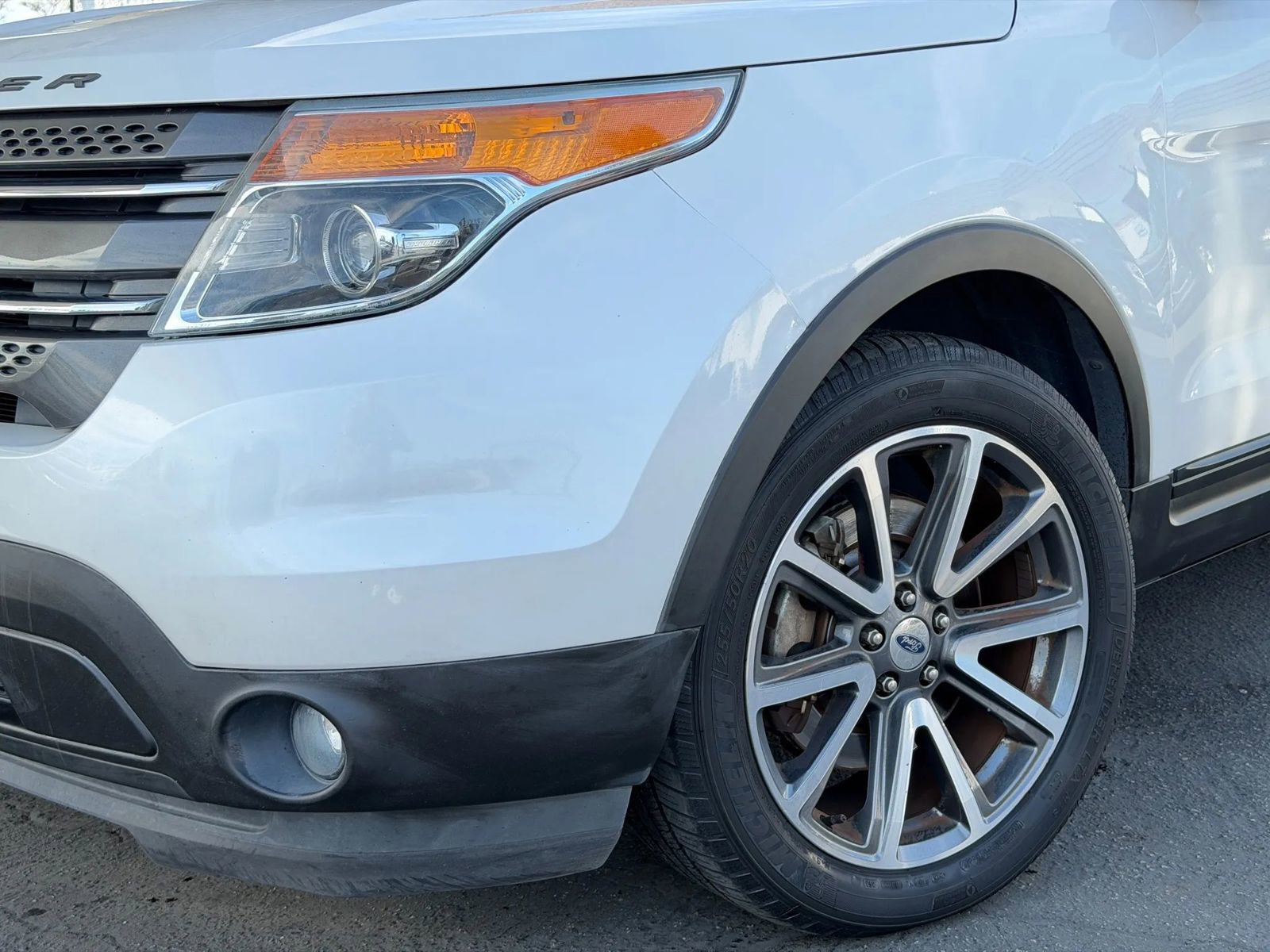 Used 2015 Ford Explorer XLT w/ Equipment Group 202A AWD/4WD image 5