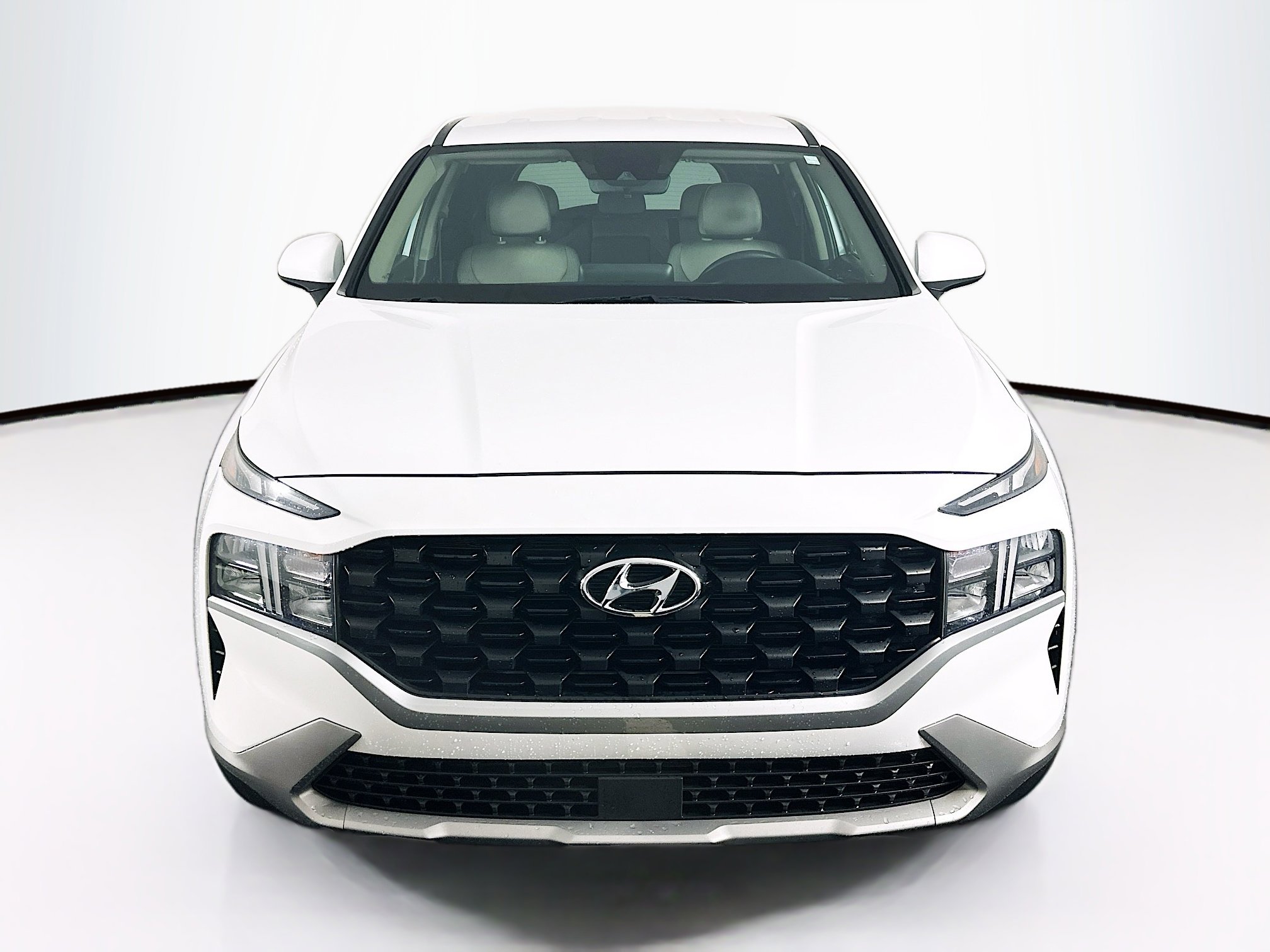 Used 2023 Hyundai Santa Fe SE image 2