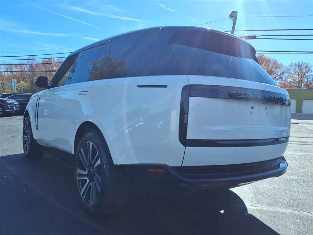 Used 2023 Land Rover Range Rover SE image 5