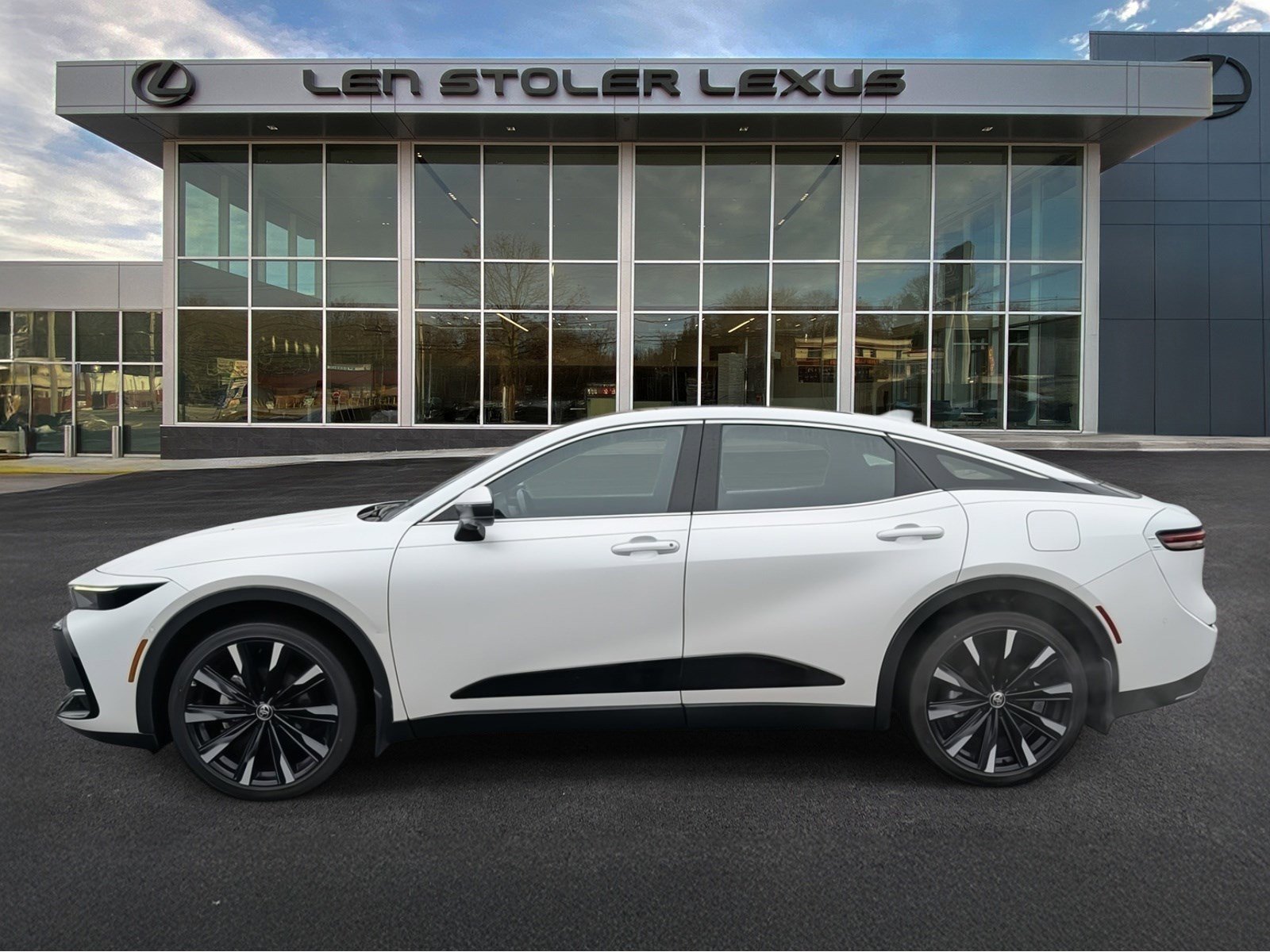 Used 2023 Toyota Crown Platinum image 6