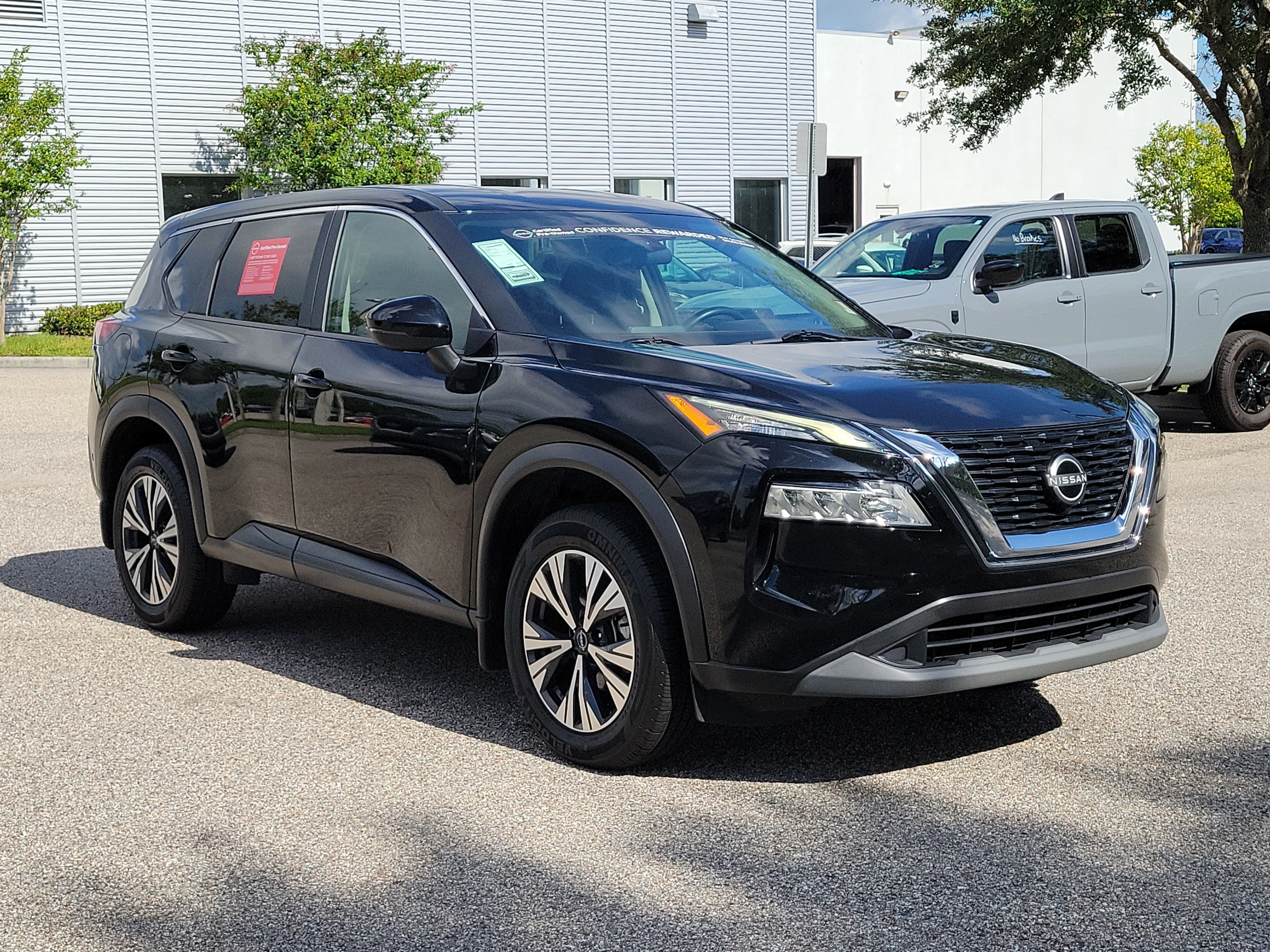 Certified 2023 Nissan Rogue SV FWD image 3