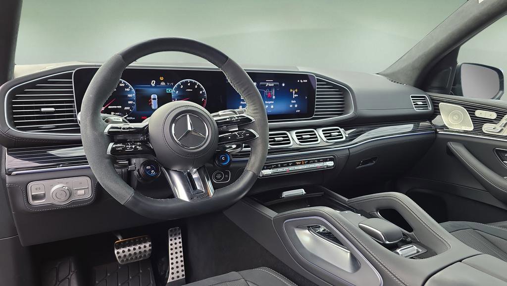 Used 2025 Mercedes-Benz GLS 63 AMG 4MATIC image 41