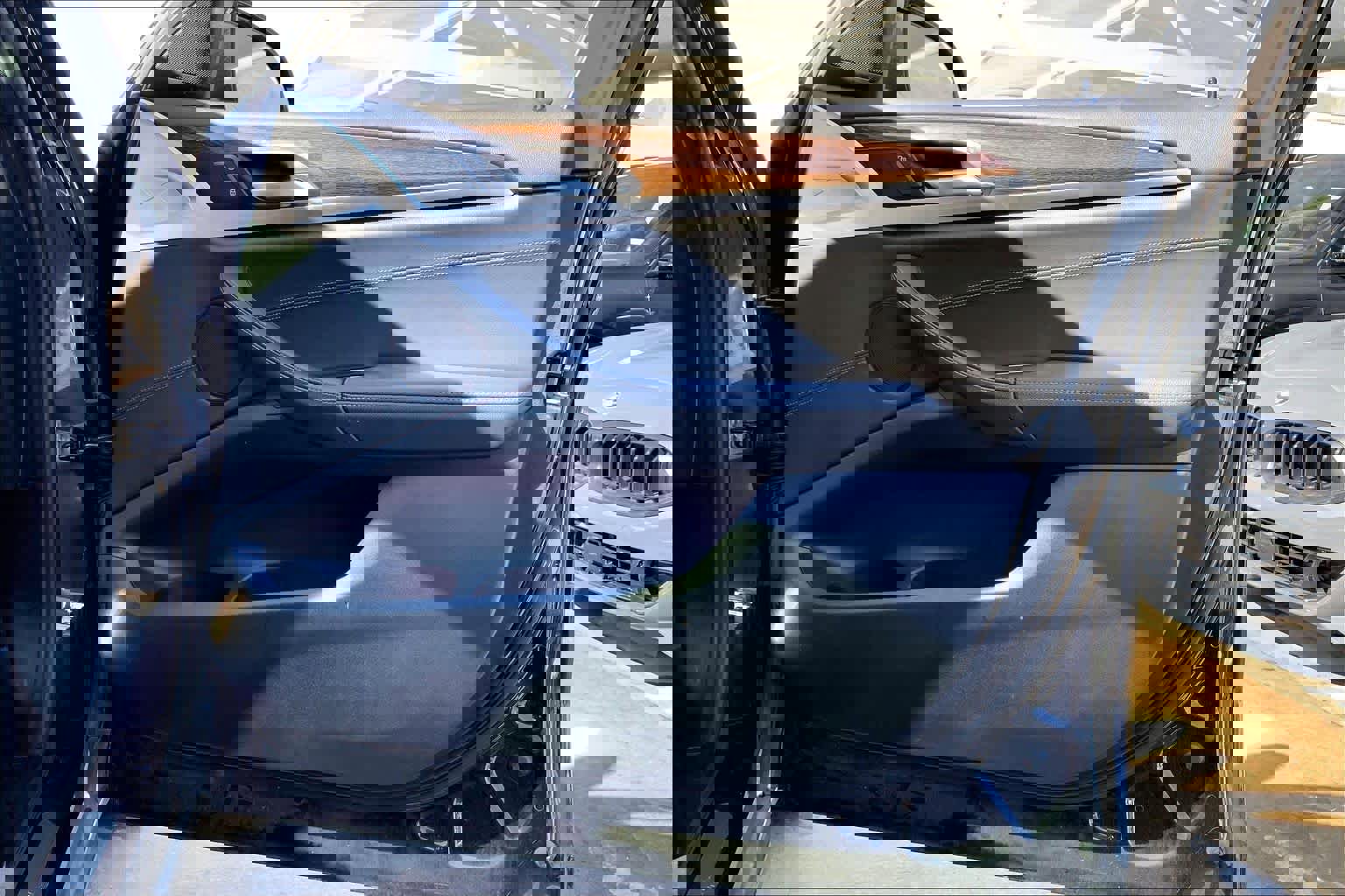 Used 2020 BMW X4 xDrive30i w/ Driving Assistance Package image 21