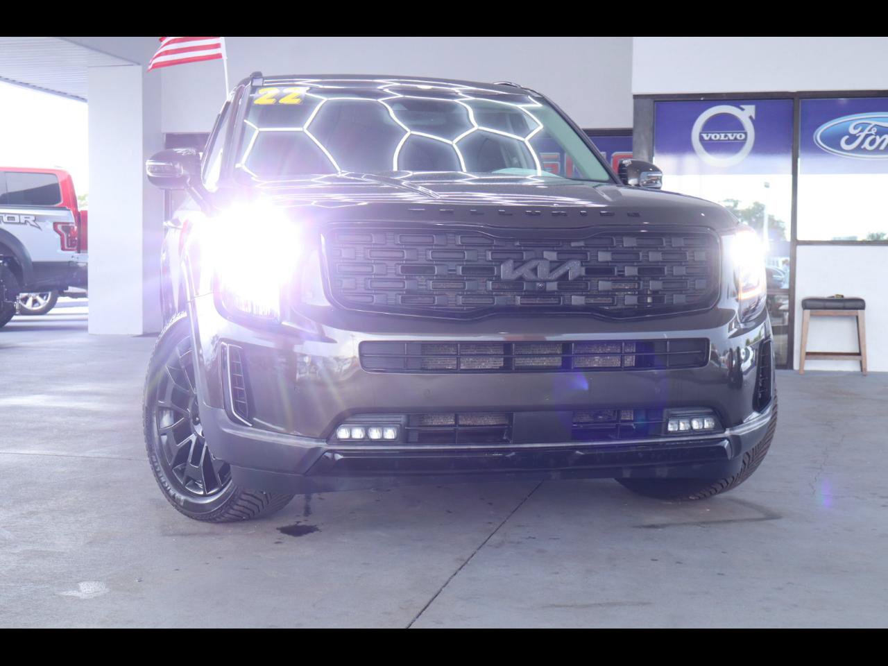 Used 2022 Kia Telluride SX w/ Nightfall Edition Package AWD/4WD image 1