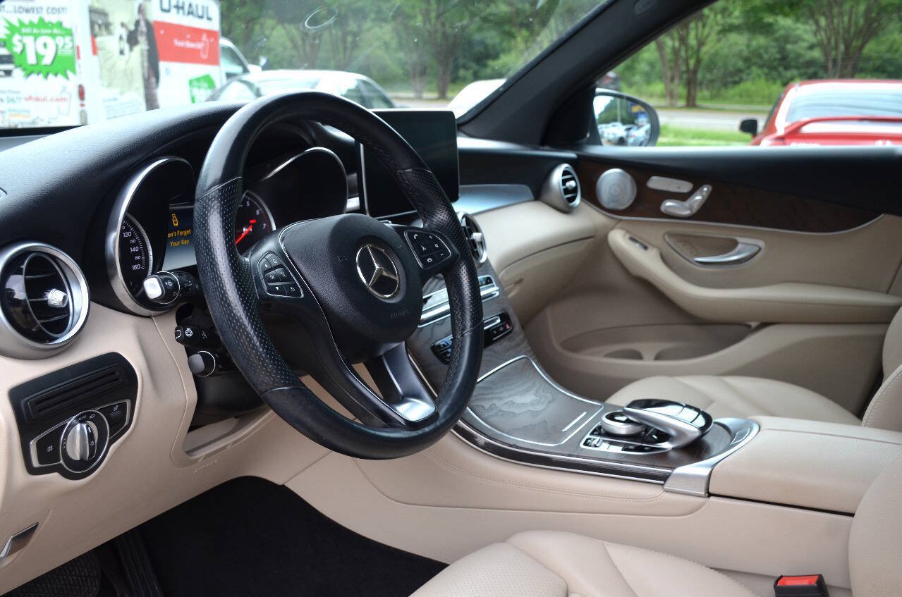 Used 2018 Mercedes-Benz GLC 300 4MATIC image 15