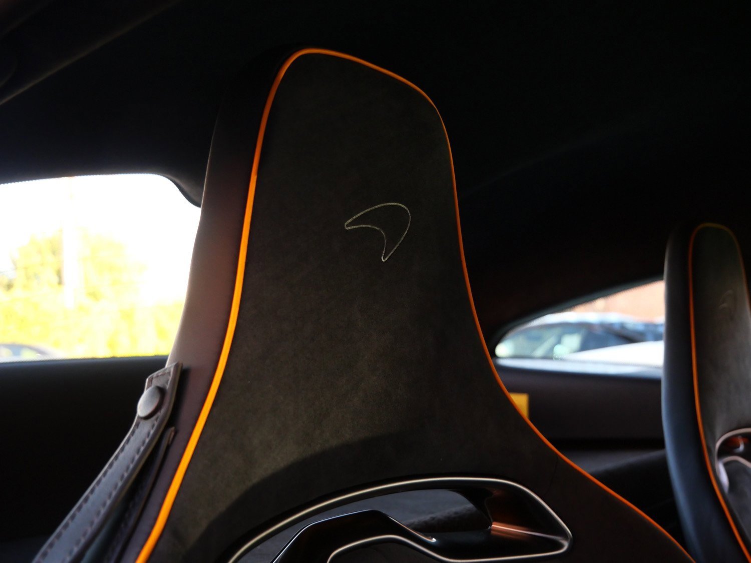 Used 2023 McLaren Artura image 22