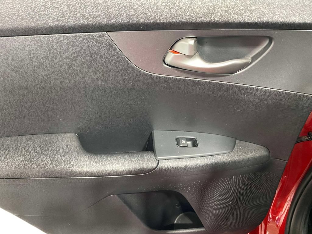 Used 2021 Kia Forte LXS FWD image 13