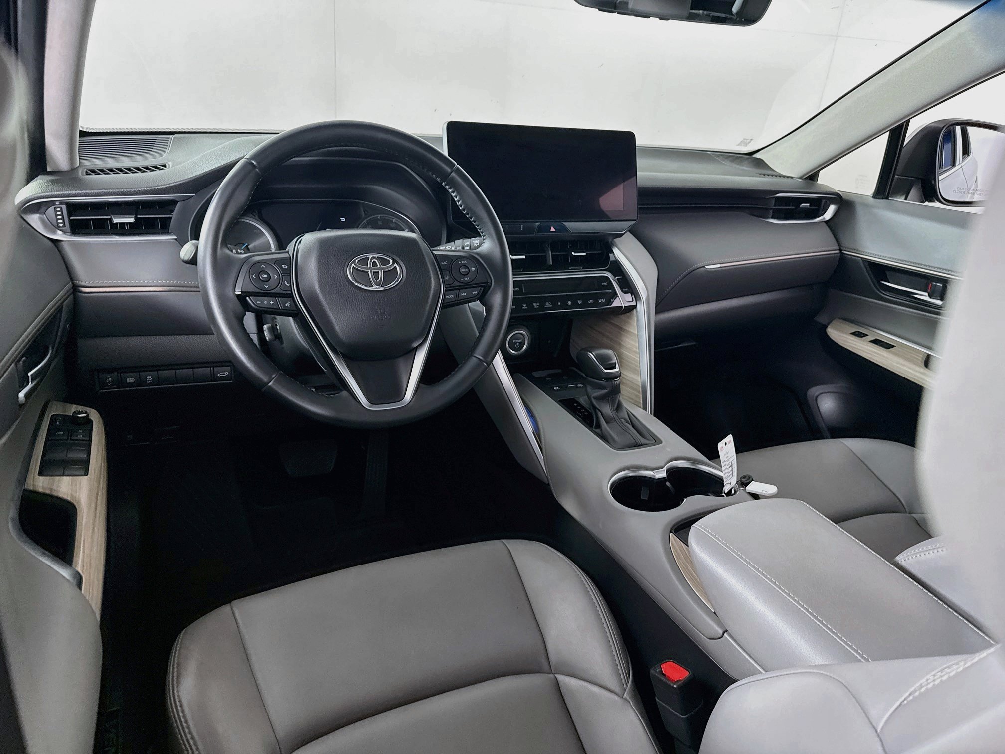 Certified 2024 Toyota Venza XLE AWD/4WD image 18