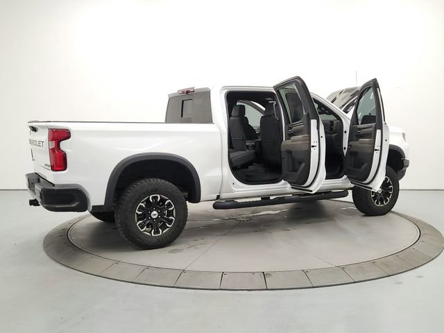 Used 2023 Chevrolet Silverado 1500 ZR2 w/ Technology Package AWD/4WD image 15