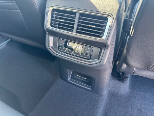 New 2026 Volkswagen Atlas SE FWD image 17
