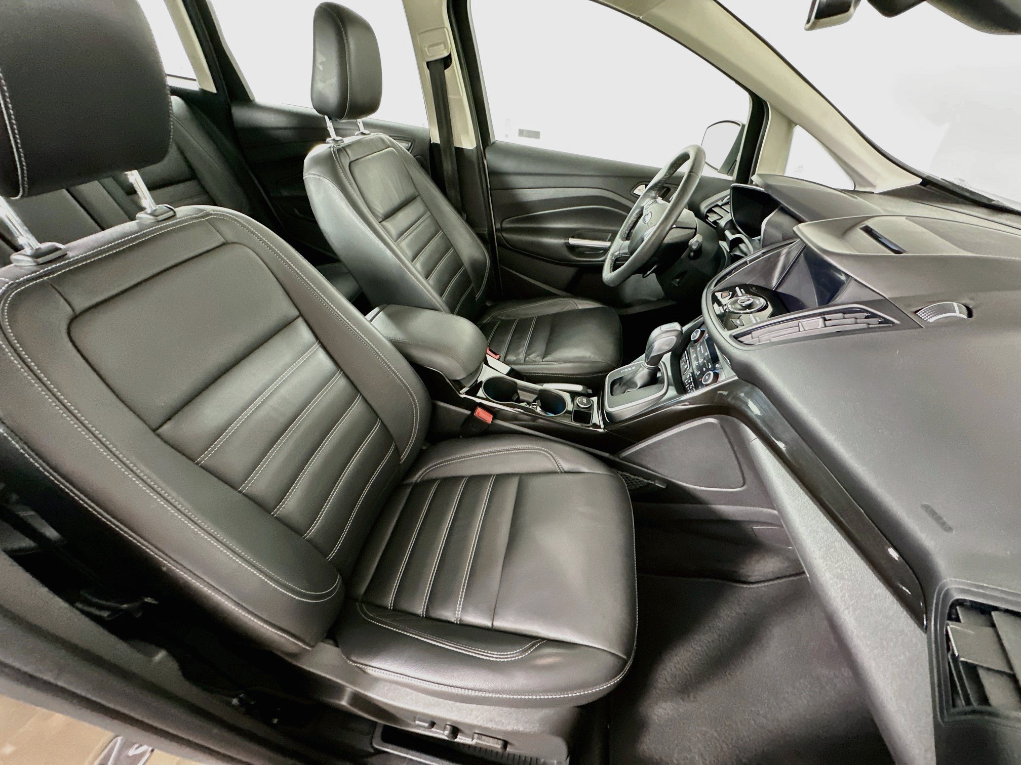 Used 2018 Ford C-MAX Titanium w/ Equipment Group 301A FWD image 33