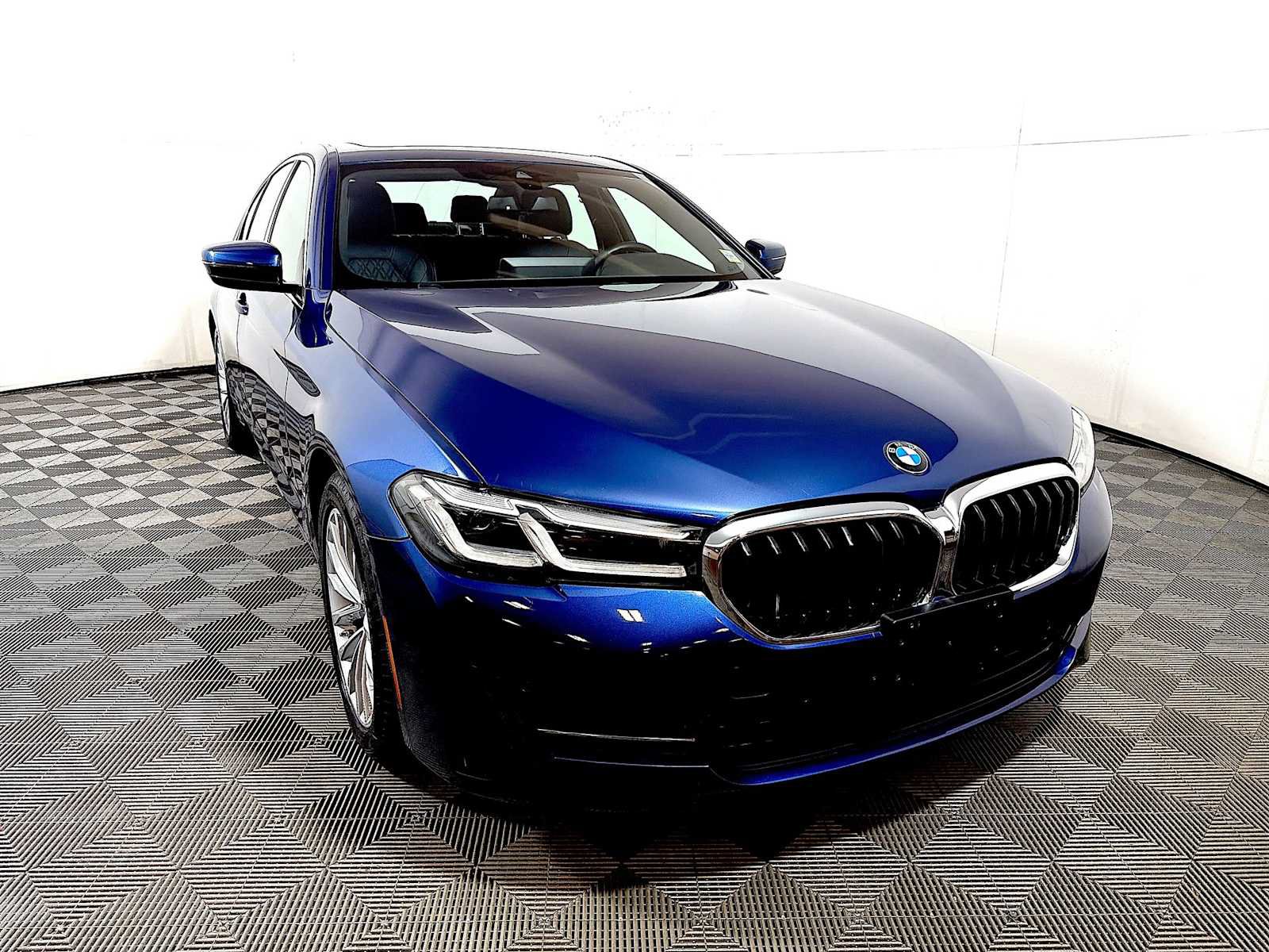 Certified 2023 BMW 530i xDrive w/ Convenience Package AWD/4WD image 2