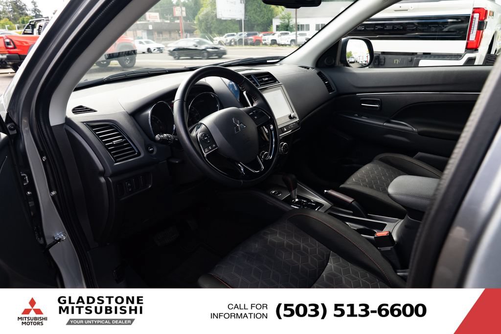 Used 2025 Mitsubishi Outlander Sport LE AWD/4WD image 21