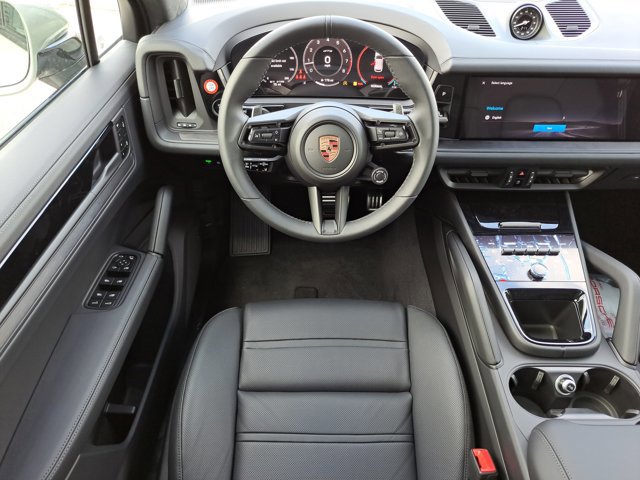 New 2026 Porsche Cayenne GTS image 17