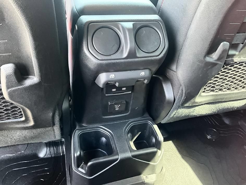 Used 2023 Jeep Gladiator Rubicon w/ Cold Weather Group AWD/4WD image 29