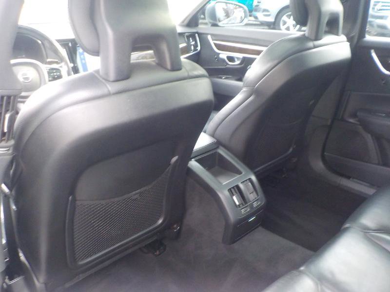 Used 2018 Volvo S90 T5 Momentum image 21