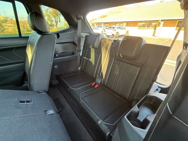 Used 2022 Volkswagen Tiguan SE R-Line image 28