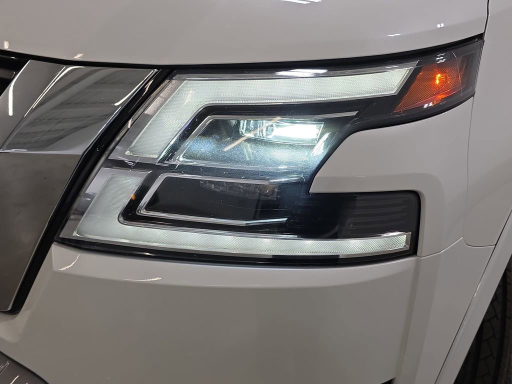 Used 2024 Nissan Armada SV AWD/4WD image 29