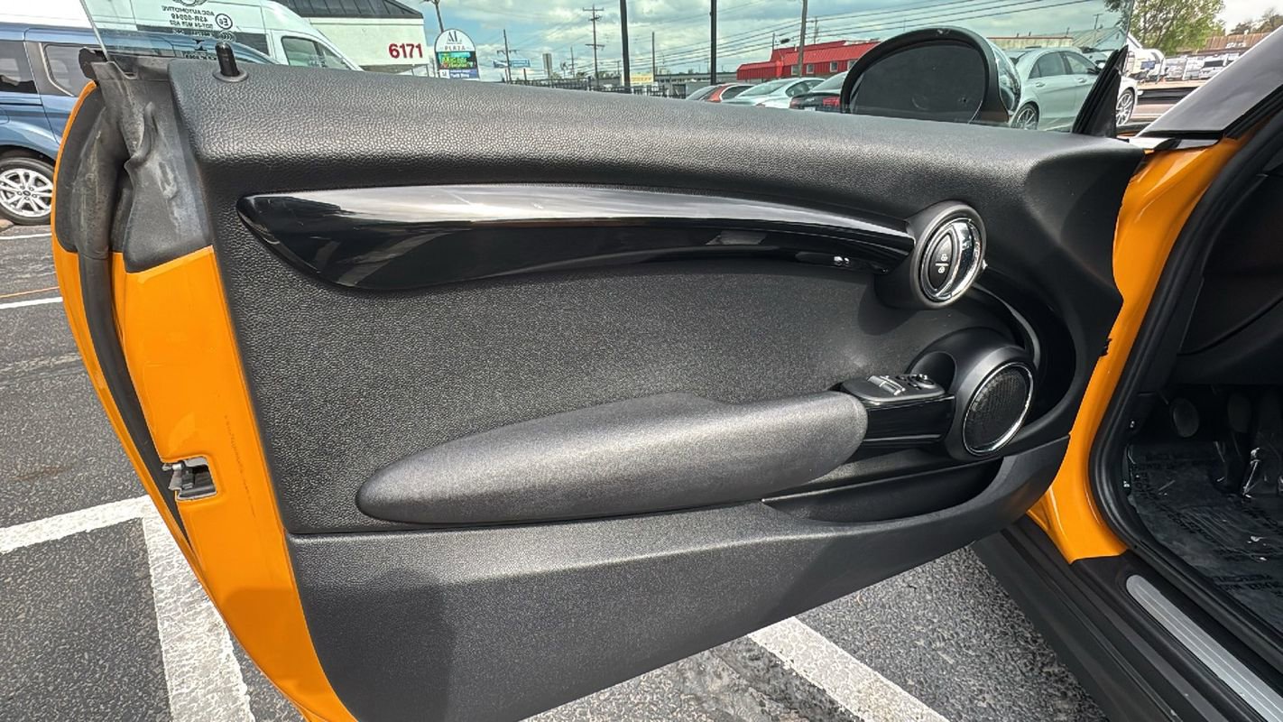 Used 2015 MINI Cooper 2-Door Hardtop FWD image 11