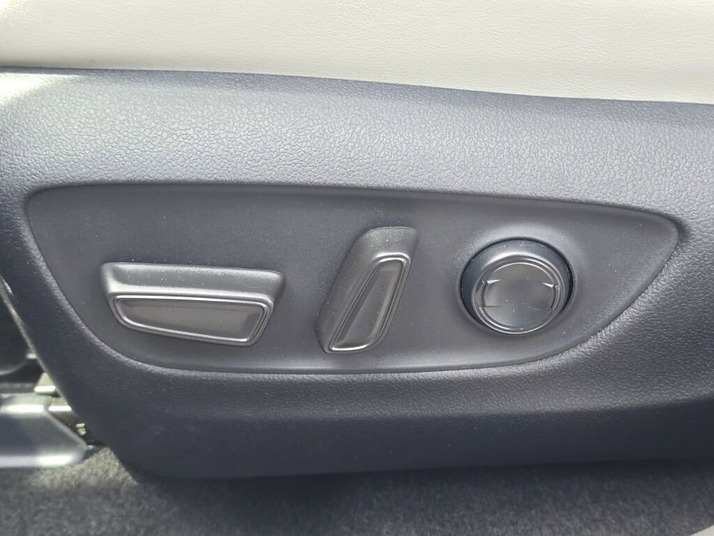 Certified 2025 Toyota RAV4 XLE Premium image 23