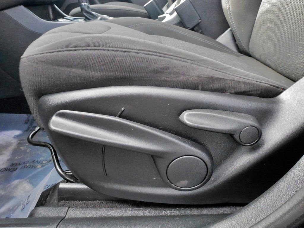 Used 2019 Jeep Cherokee Latitude w/ Cold Weather Group image 21