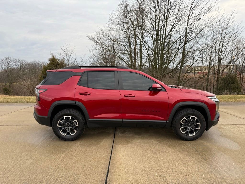 Used 2025 Chevrolet Equinox ACTIV image 2