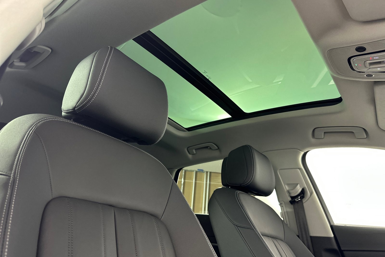 Used 2024 Audi Q8 e-tron Premium image 16