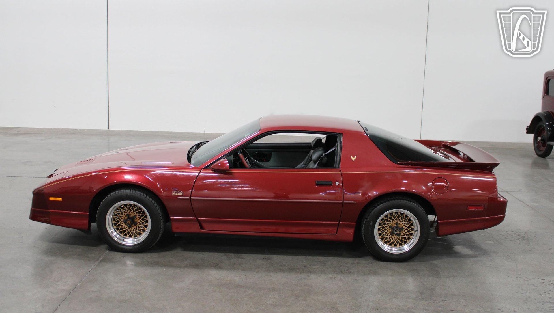 Used 1989 Pontiac Firebird Trans Am RWD image 3