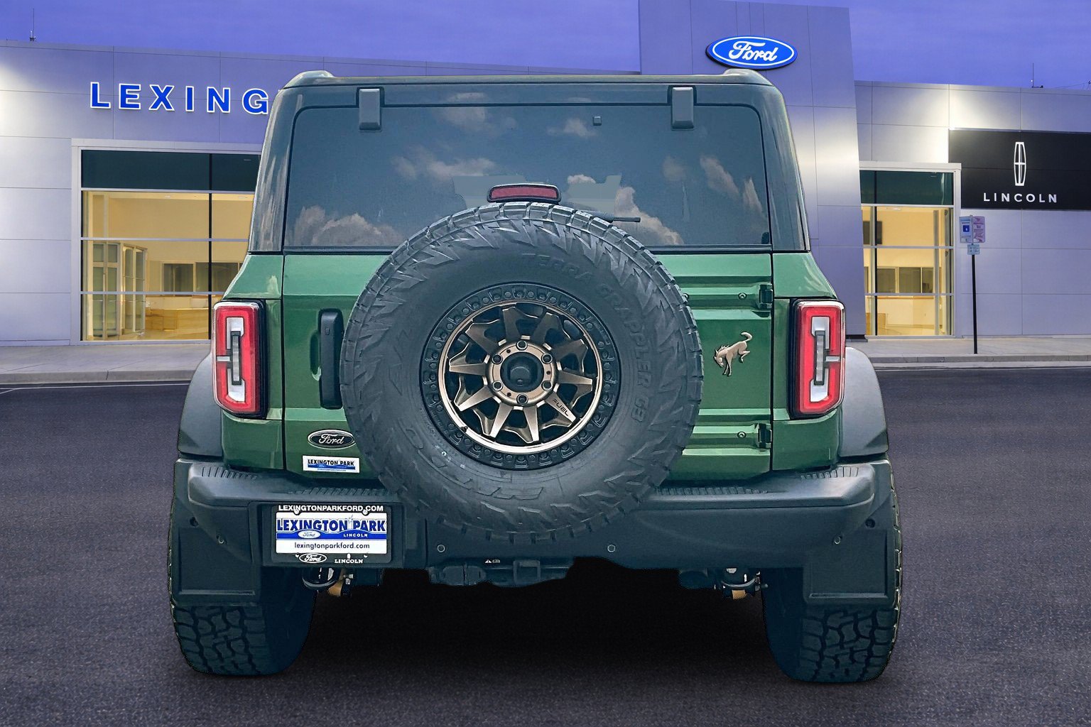 Used 2025 Ford Bronco Badlands AWD/4WD image 6