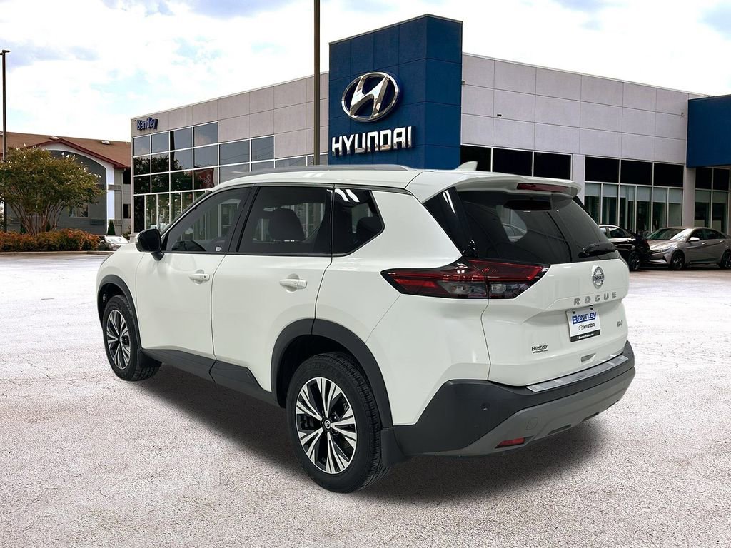 Used 2021 Nissan Rogue SV w/ Premium Package image 3