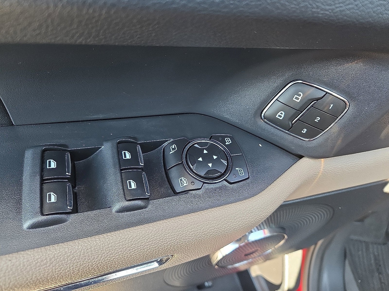 Used 2022 Ford Expedition XLT image 15