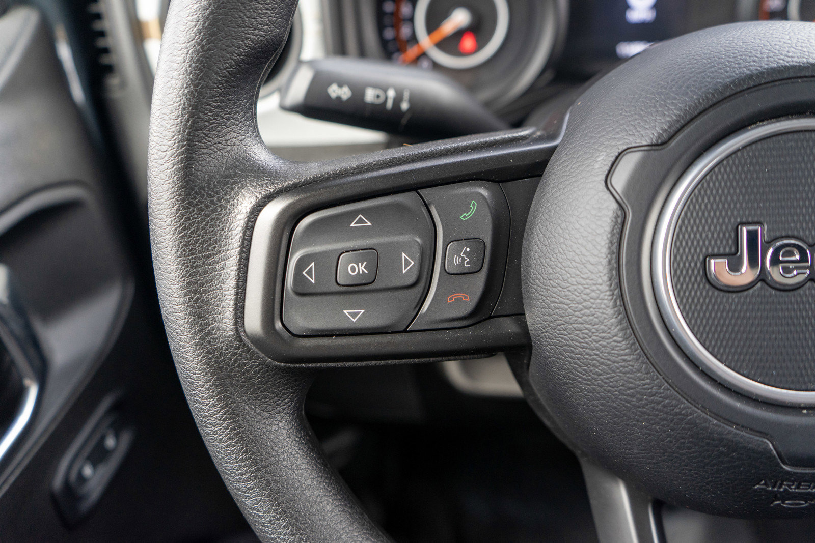 Used 2025 Jeep Wrangler Sport AWD/4WD image 21