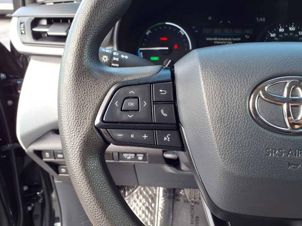 Used 2025 Toyota Sienna LE image 17
