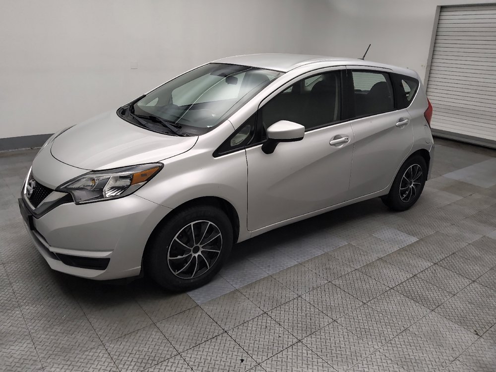 Used 2018 Nissan Versa Note SV FWD image 2