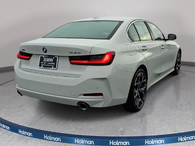 New 2026 BMW 330i xDrive Sedan w/ Convenience Package AWD/4WD image 4