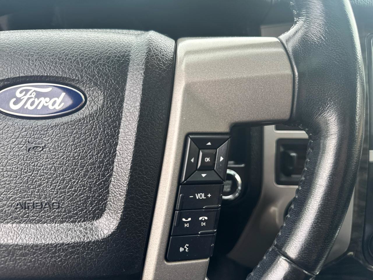 Used 2017 Ford Expedition Limited AWD/4WD image 32