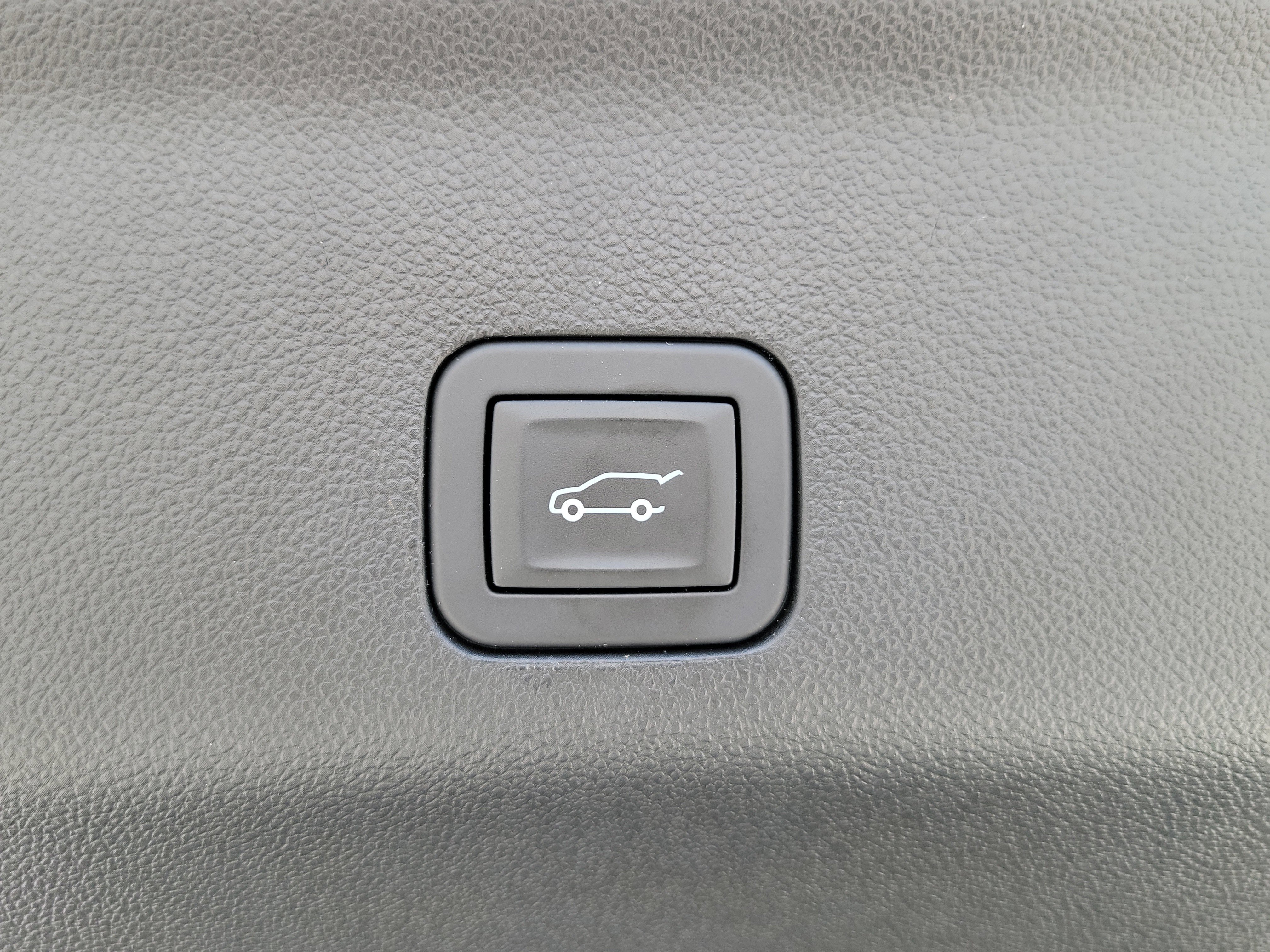 Used 2024 Chevrolet Tahoe High Country AWD/4WD image 10