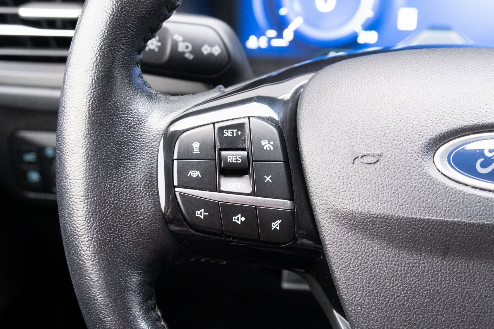 Used 2021 Ford Escape Titanium image 8