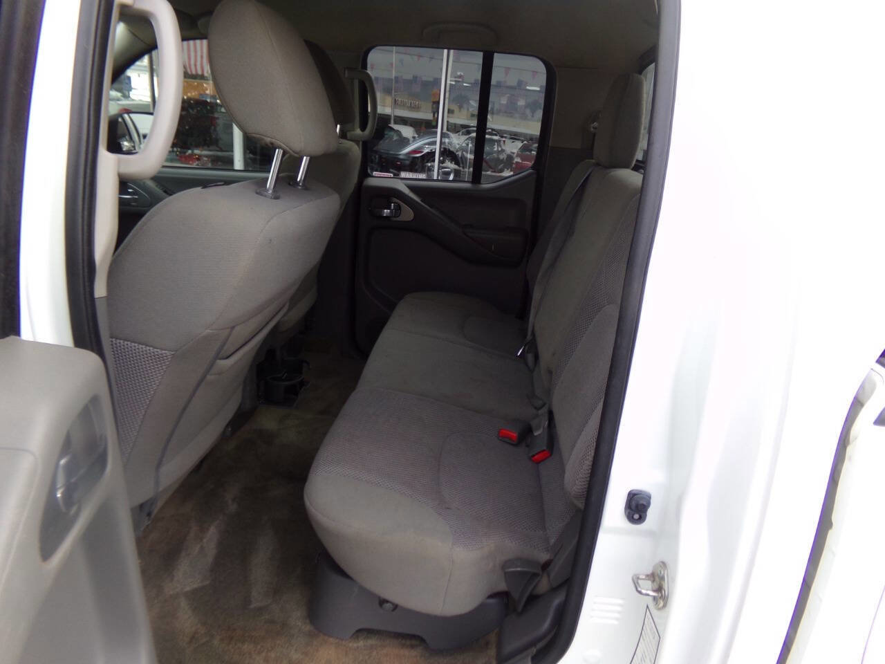 Used 2018 Nissan Frontier SV image 13