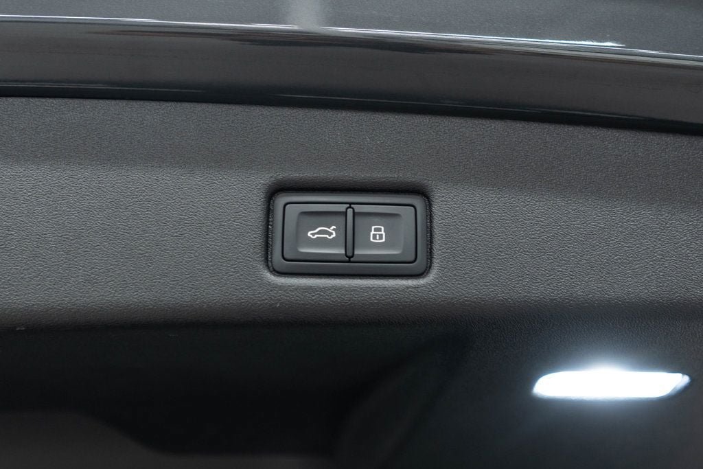 Used 2025 Audi Q5 Premium Plus AWD/4WD image 39