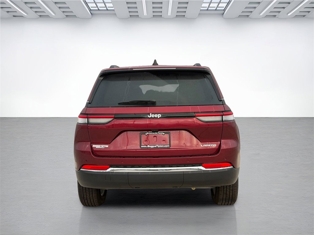 New 2025 Jeep Grand Cherokee L Laredo image 4