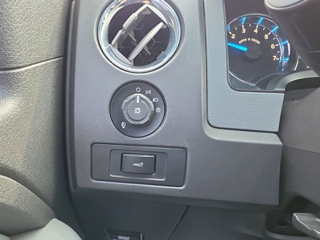 Used 2013 Ford F150 XLT w/ Luxury Equipment Group image 10