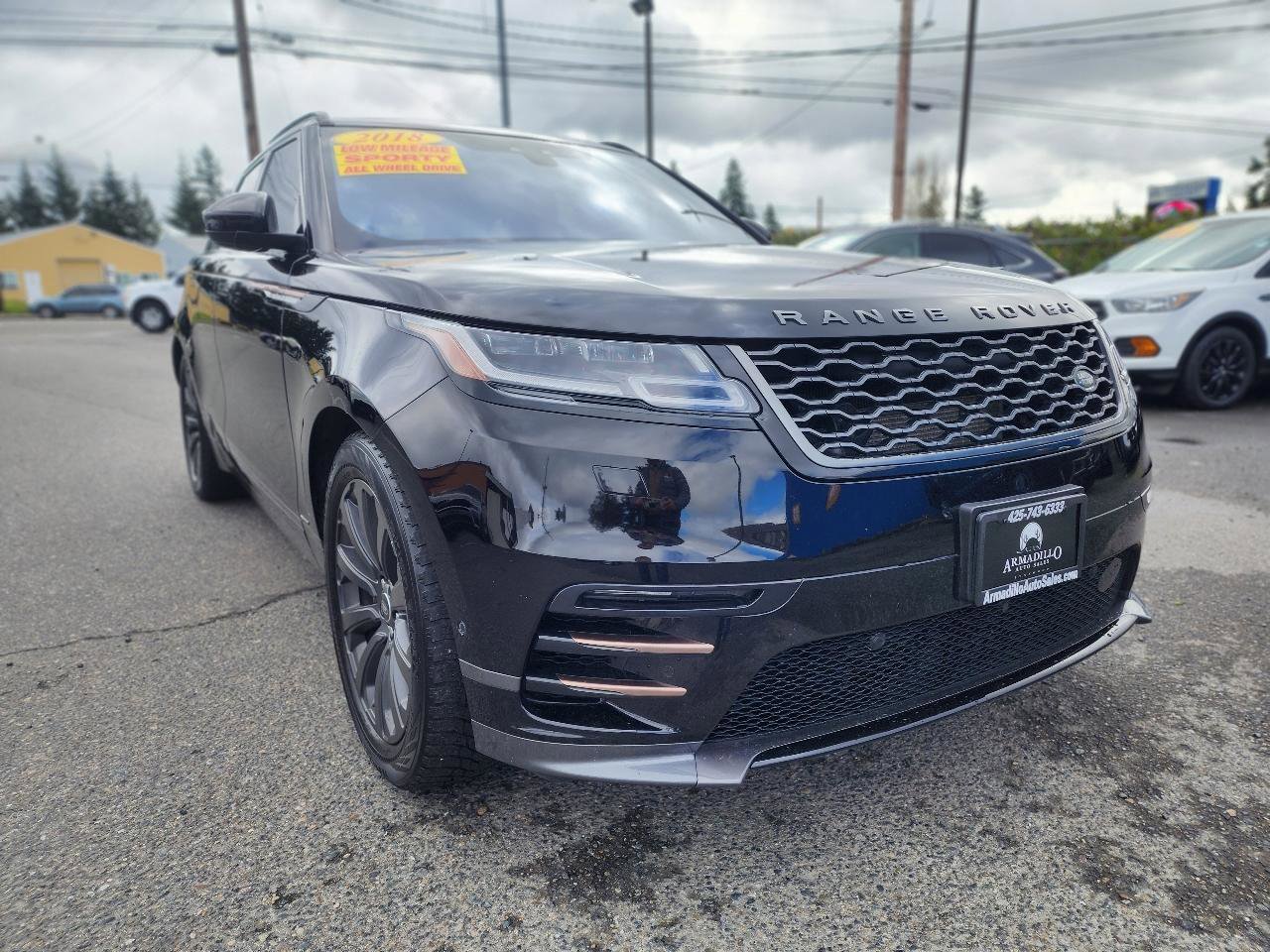Used 2018 Land Rover Range Rover Velar R-Dynamic SE AWD/4WD image 3