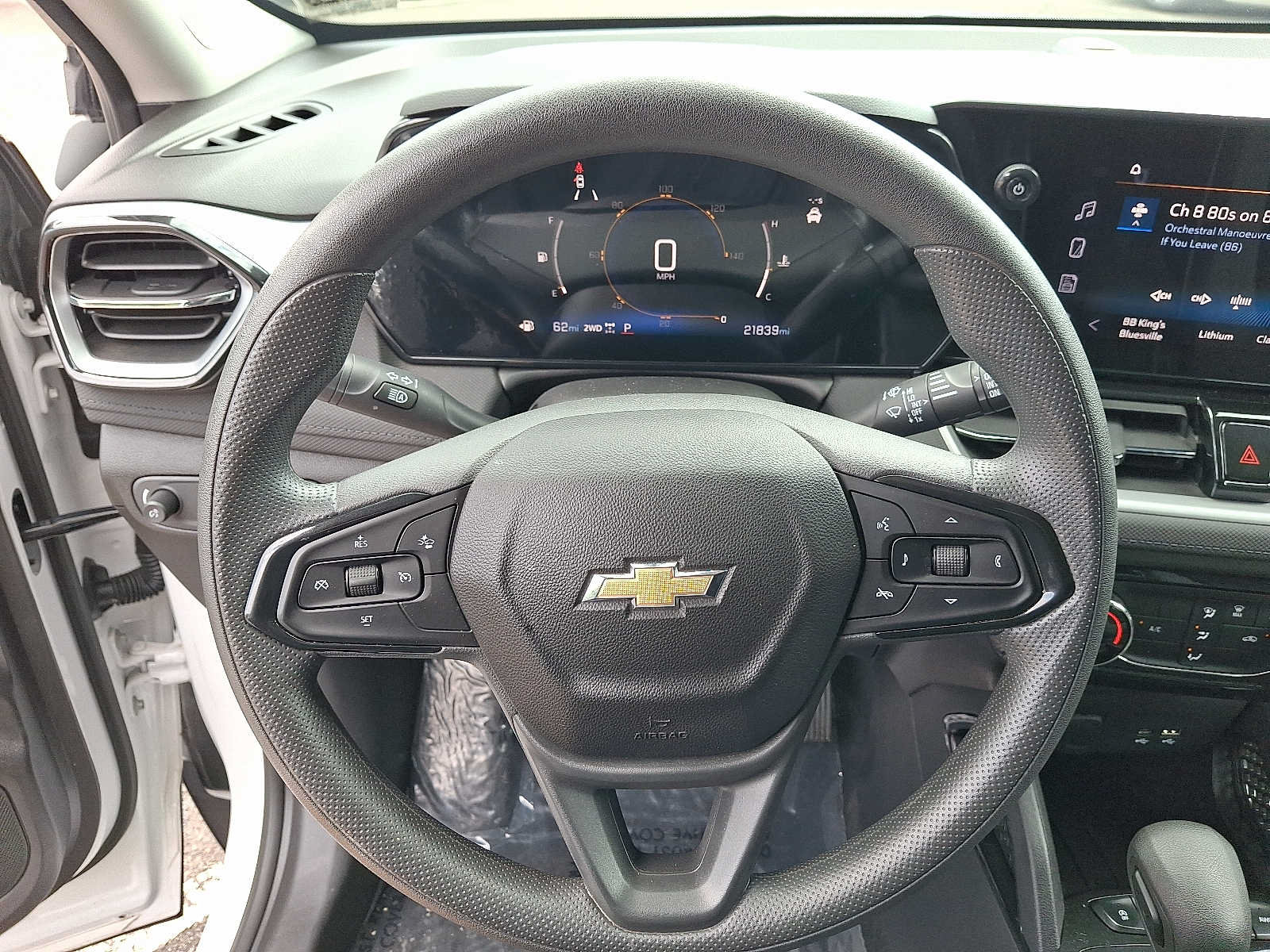 Used 2024 Chevrolet TrailBlazer LT w/ Driver Confidence Package AWD/4WD image 18